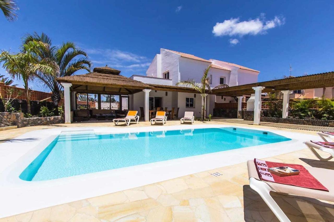 Villa Privada En Un Entorno Unico Коральео Экстерьер фото